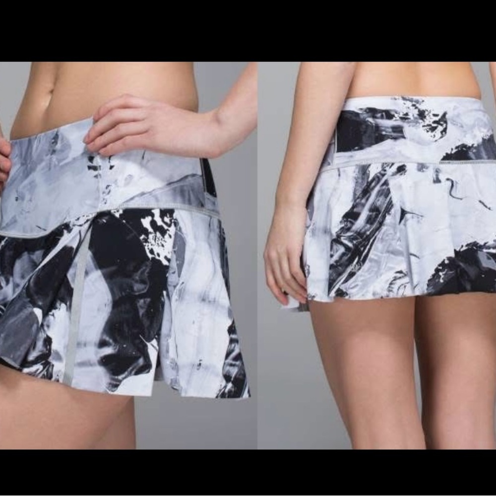 Lululemon Hit Your Stride skirt in Biggie Pigment wave size 10